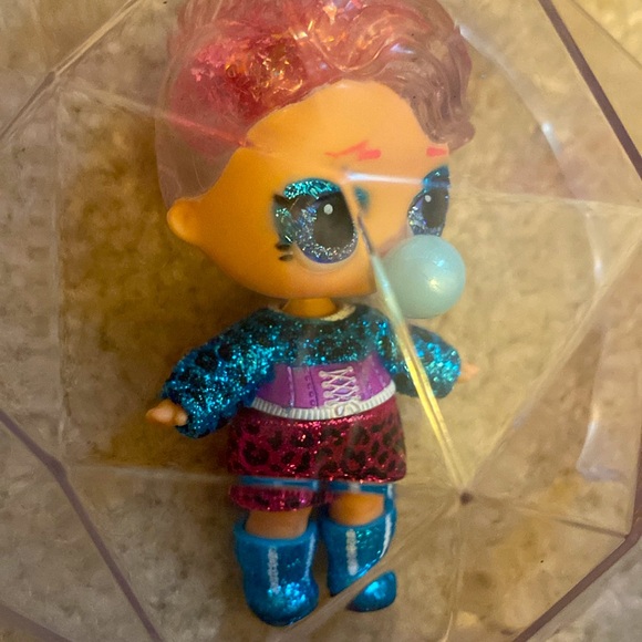 *Brand New* L.O.L Surprise Glitter Globe Doll - Snow Leopard only ever unboxed!! - Picture 10 of 14